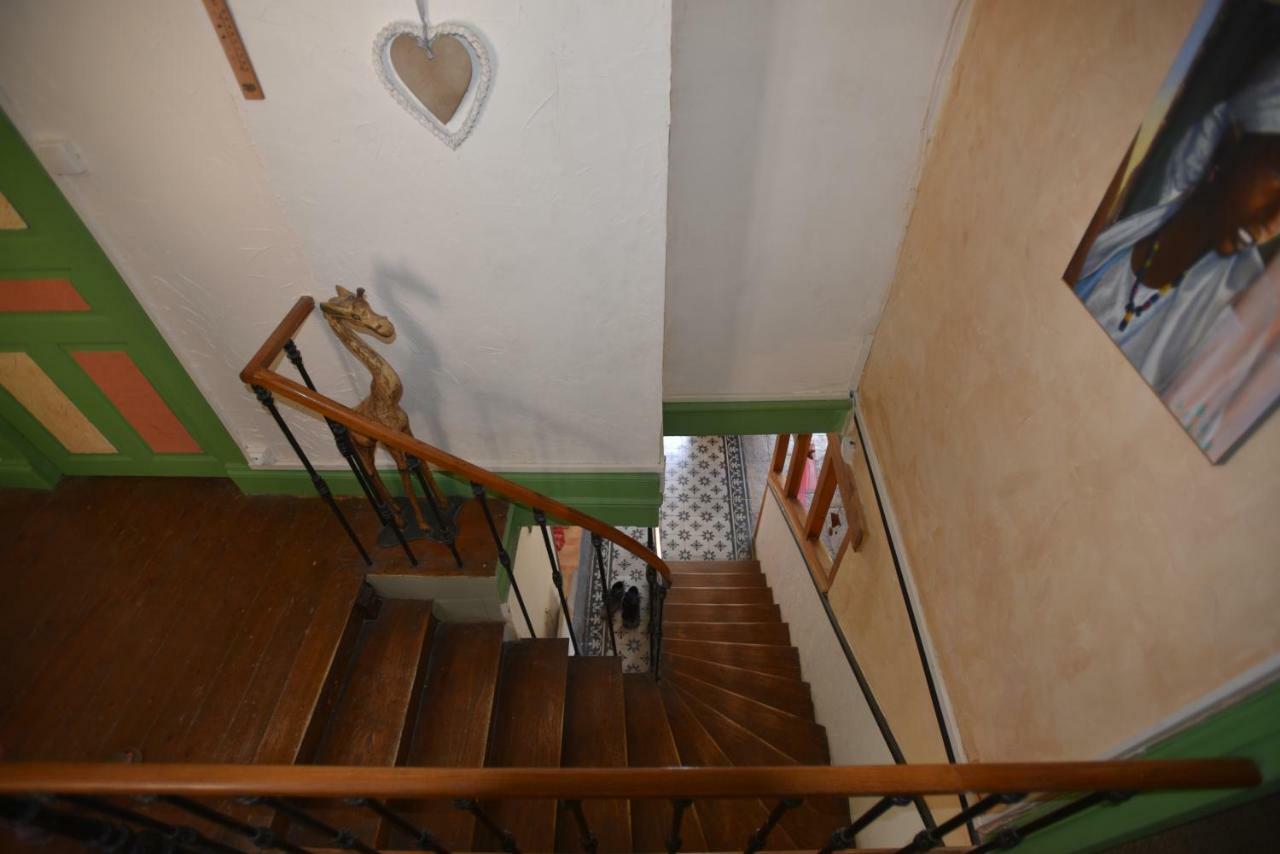 La Grille Fleurie, Chambres D'Hote Chez L'Habitant Arthonnay Exterior photo